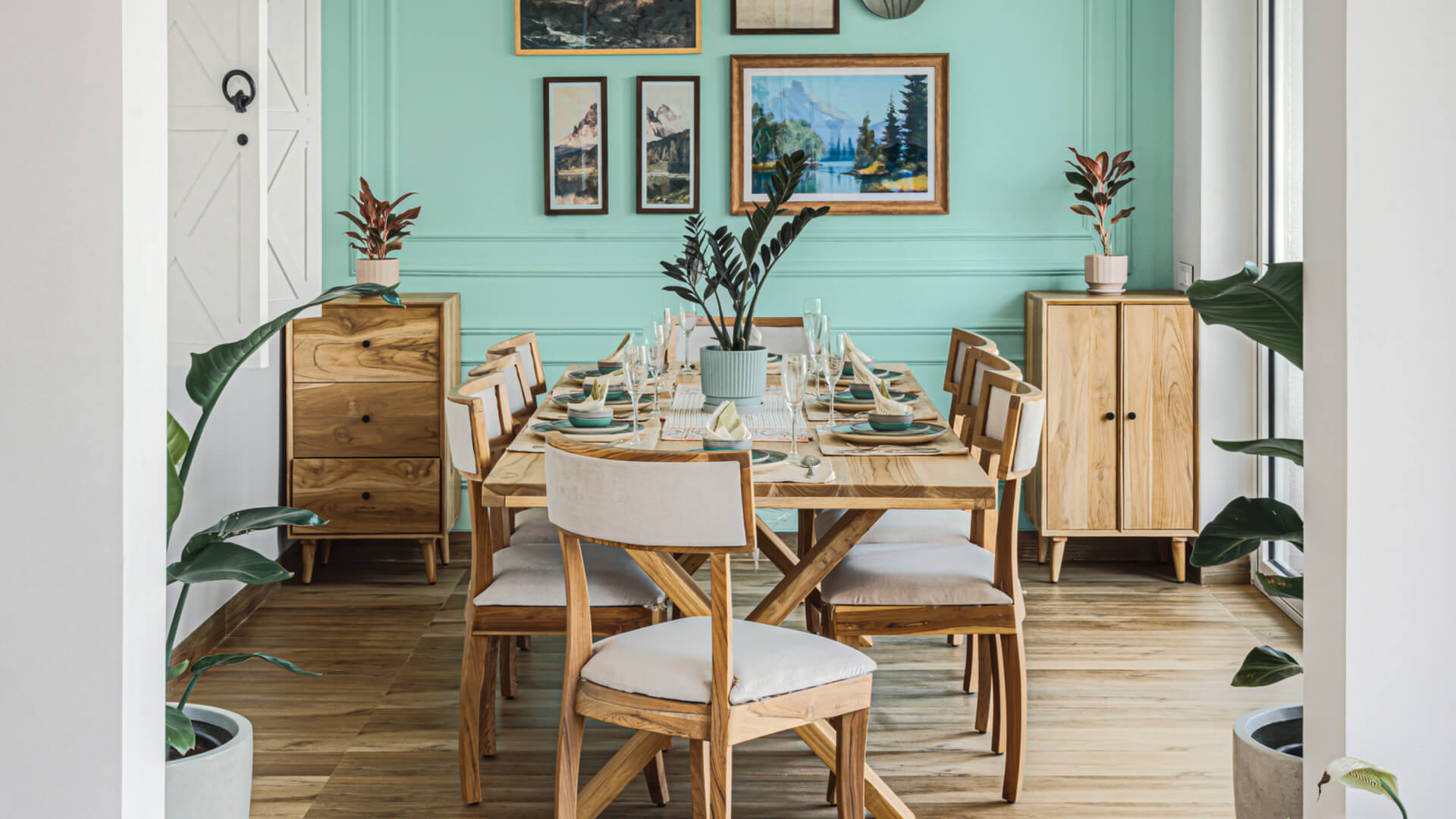 Luxury Villas in Goa Dining Area